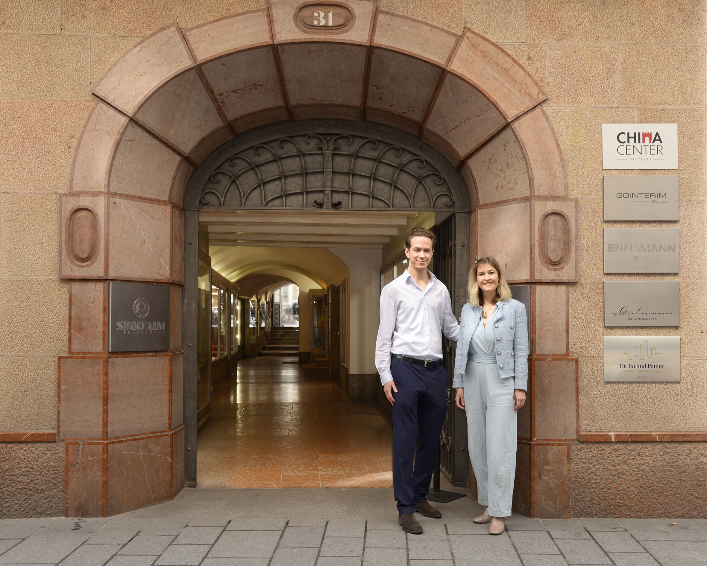 Dr. Roland Paulus bei einem Gespräch in der Ordination
